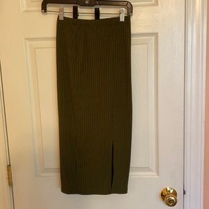 H and m ribbed green midi skirt with slit